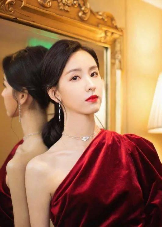 娛樂圈女星吃瓜日常,揭秘明星圈層里的八卦風云