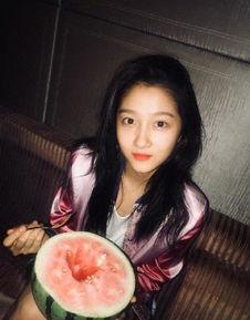 吃瓜娛樂圈關曉彤,娛樂圈的青春女神與成長之路