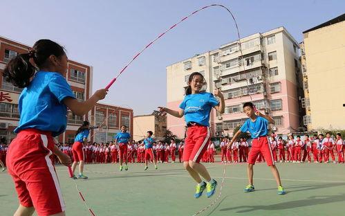 娛樂吃瓜醬花樣跳繩,娛樂吃瓜醬演繹運動與趣味并存