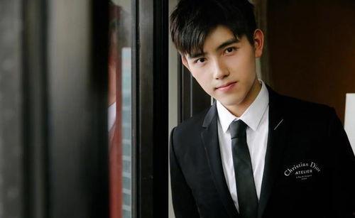 陳飛宇吃瓜娛樂(lè)圈視頻,一場(chǎng)吃瓜大揭秘