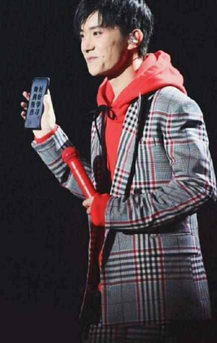 娛樂(lè)圈吃瓜猛料小鬼是誰(shuí),小鬼身份曝光，吃瓜猛料背后真相揭曉