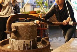 娛樂吃瓜君石磨,娛樂吃瓜君的美食探索之旅